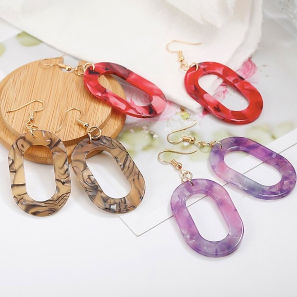 Oval Tortoise Shell Resin Dangle Earrings - Picture 6 of 6